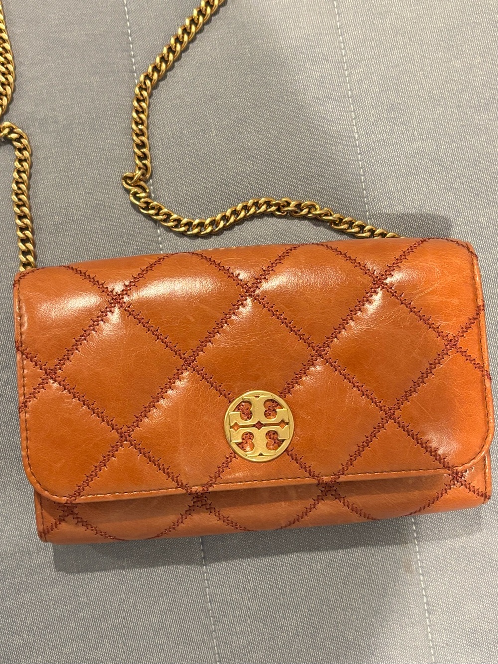 New new w/o tags Tory beautifulQuilted Cognac Leather Crossbody Bag with Chain - Picture 3 of 7